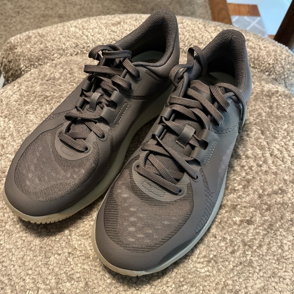 Lululemon Grey Strongfeel Athletic Shoes Anchor / Vapor Size 8